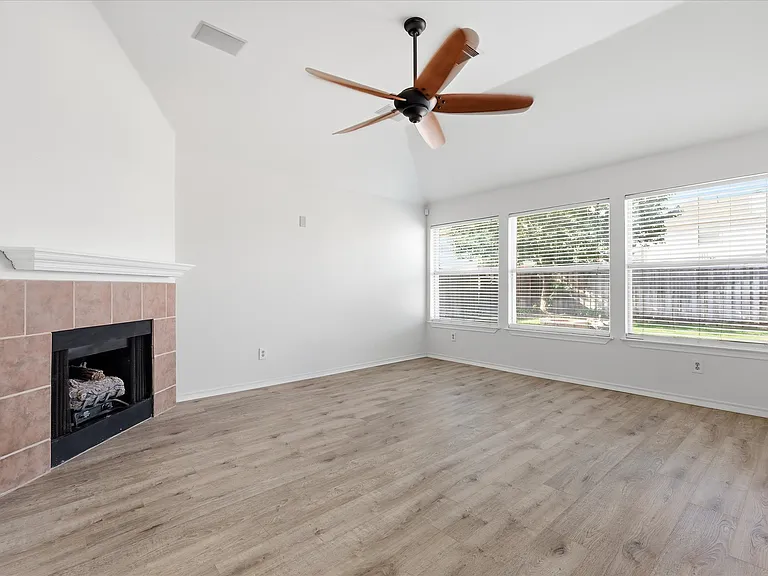 5625 Overland Dr — Photo 15