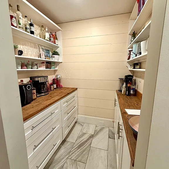 244 W 3rd St #2 — Photo 4