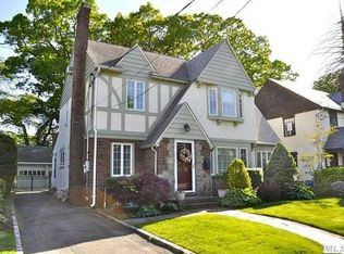 110 Princeton Rd, Rockville Centre, NY 11570