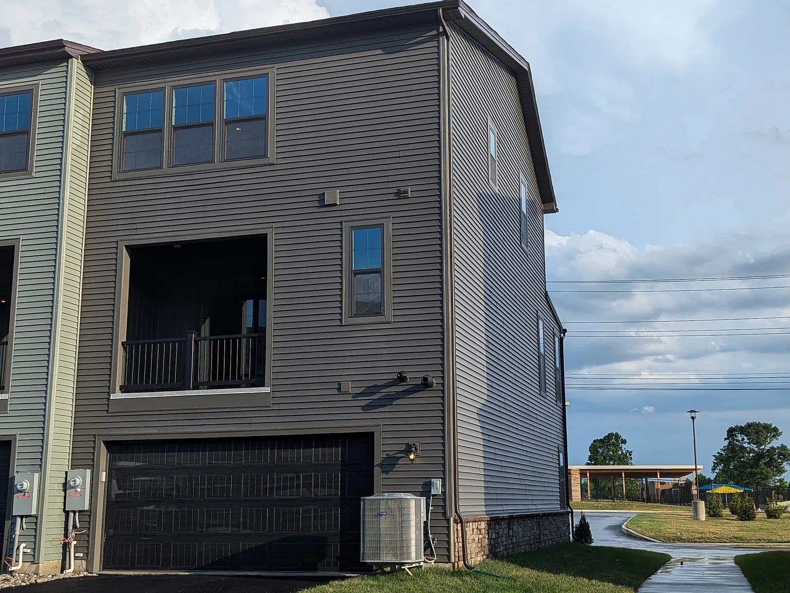 4 bed, 3.5 bath, 2179 sqft, $3,100 — Photo 3