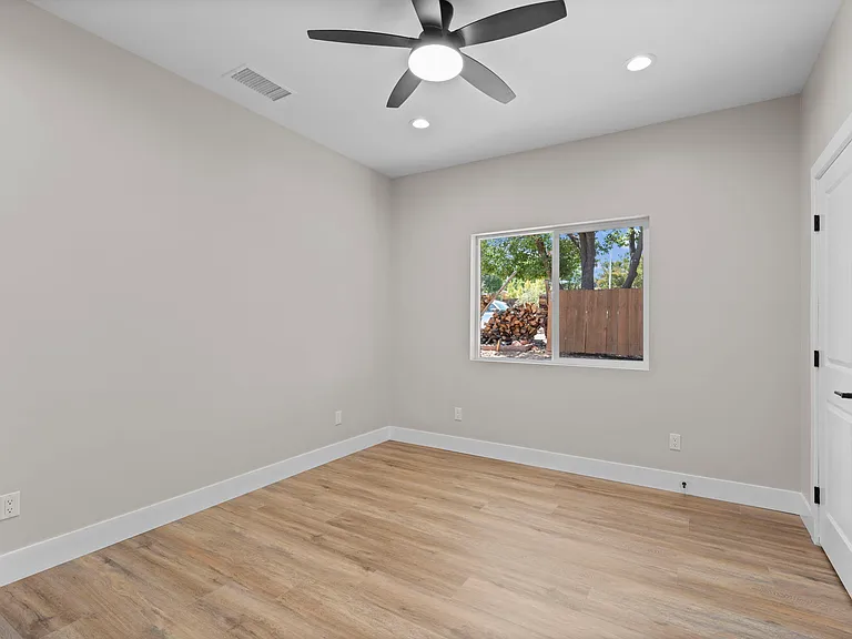 2nd bedroom.