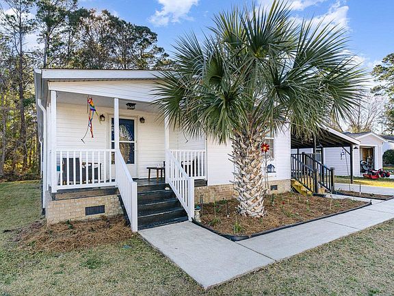 2nd image of 706 Oliver Dr.