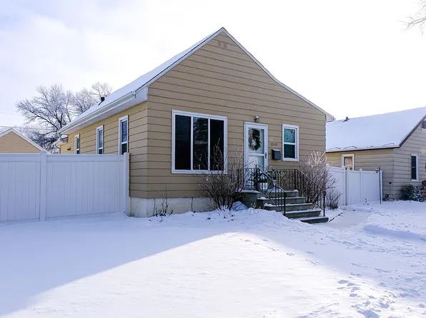 1541 7th St N, Fargo, ND 58102