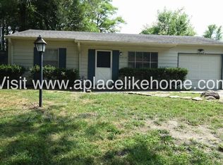 5010 Valley Ln, Saint Joseph, MO 64503
