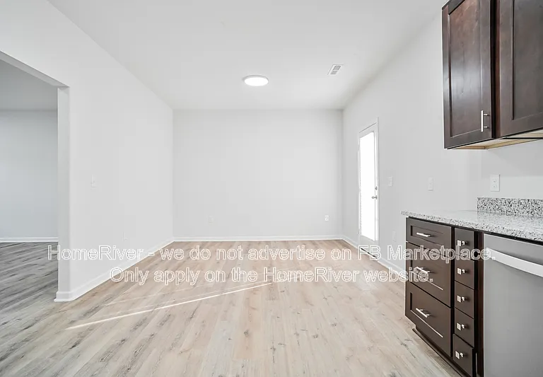 1823 Glenside Dr — Photo 4