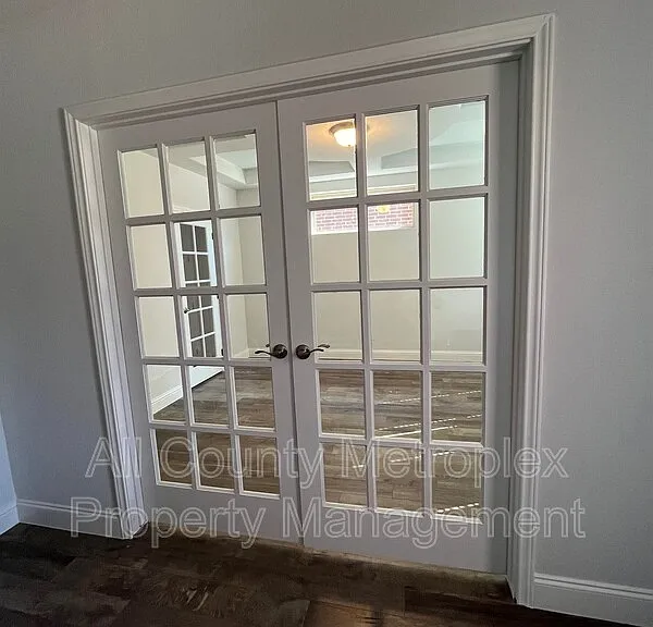 3577 Hathaway Ct — Photo 2