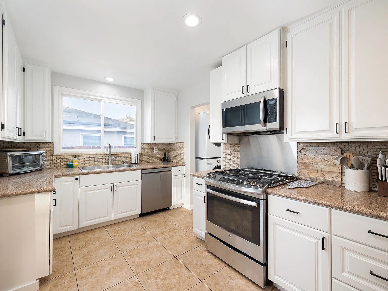 3 bed, 1475 sqft, $4,800 — Photo 3