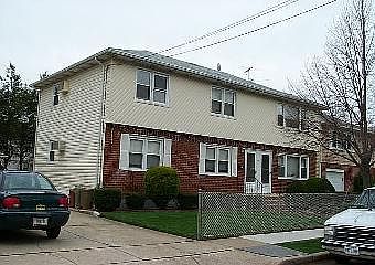 1st image of 115 S 8th St #2