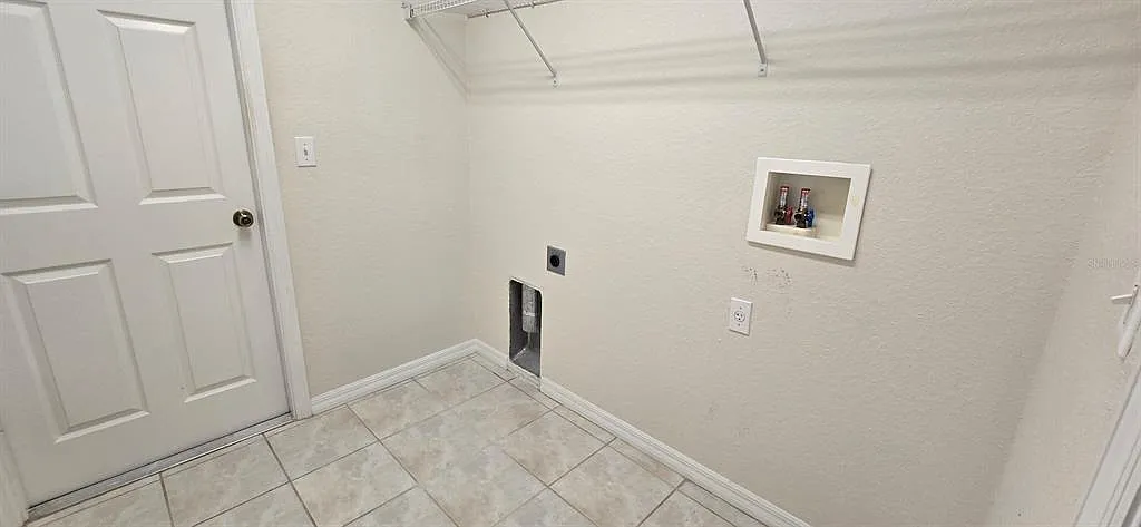 3 bed, 3.0 bath, 2086 sqft, $1,850 — Photo 4