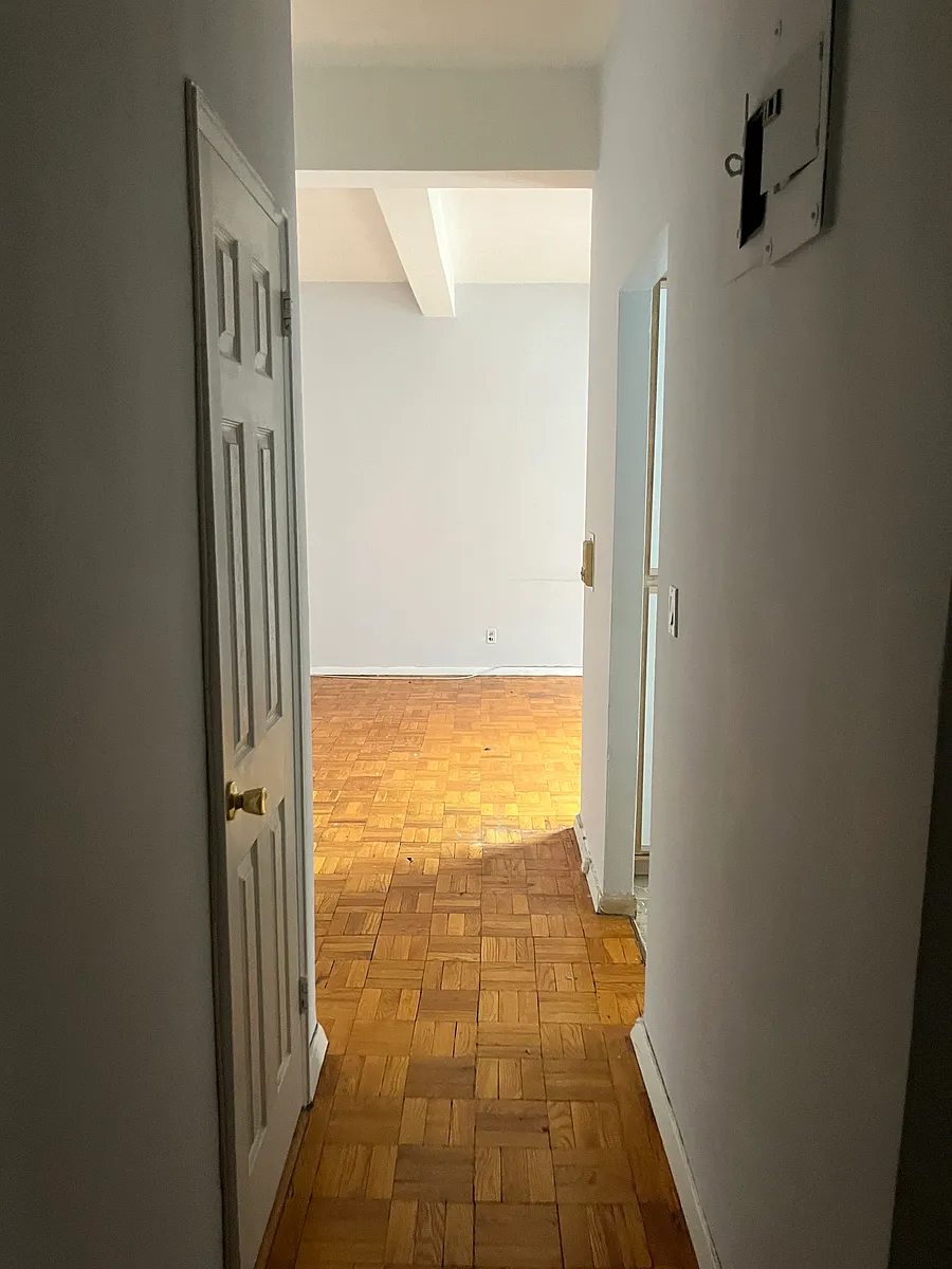 Building Photo - 355 Bronx River Rd #1P