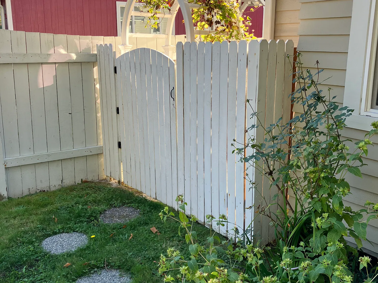 2 bed, 1700 sqft, $2,400 — Photo 3