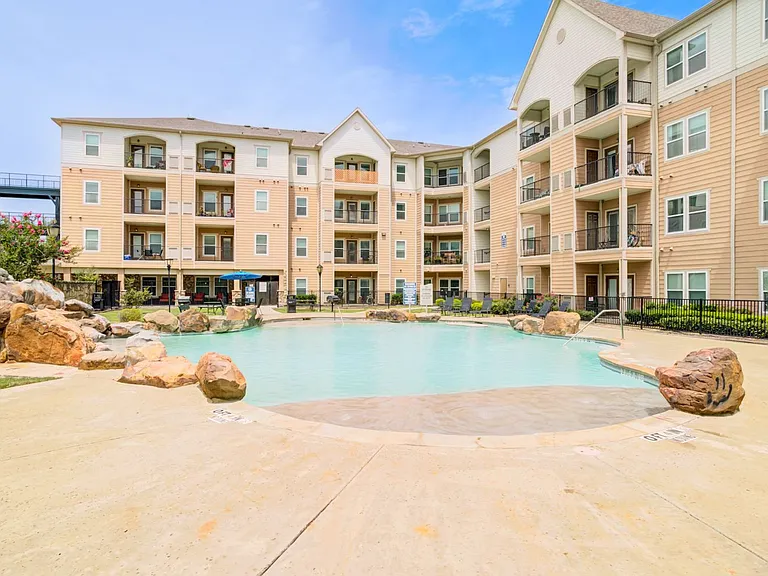 Bay Vista Apartments — Photo 11