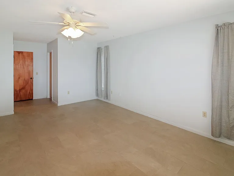 1317 Mango Ave — Photo 5