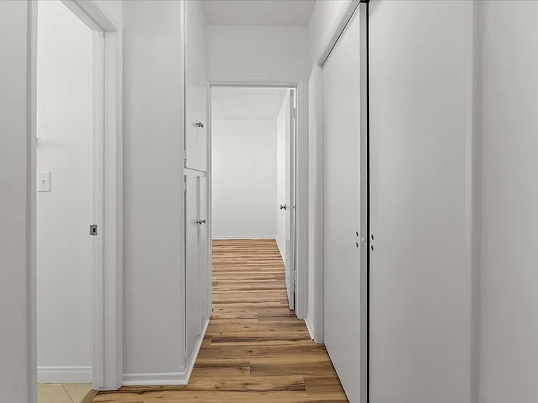 147 N La Peer Dr #9 — Photo 12