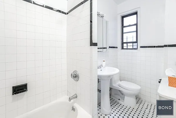 Rented by Bond New York | media 7