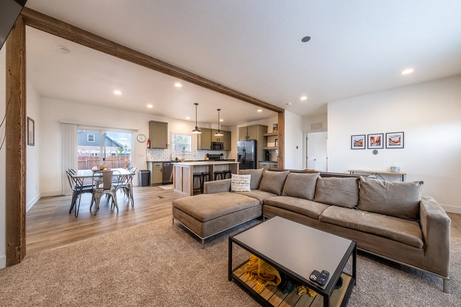 3 bed, 2.0 bath, 1603 sqft, $3,651 — Photo 4