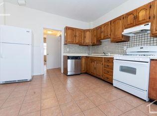 32 Plymouth St #11G, Cambridge, MA 02141