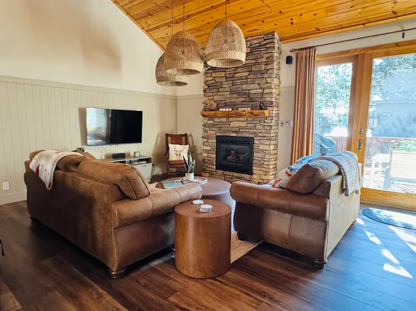 2059 Meridian Blvd #18, Mammoth Lakes, CA 93546