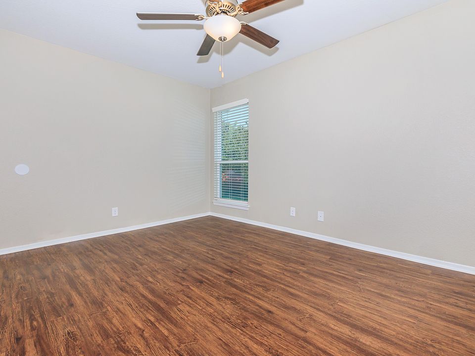 1 bedroom, 1 bathroom. Bedroom photo