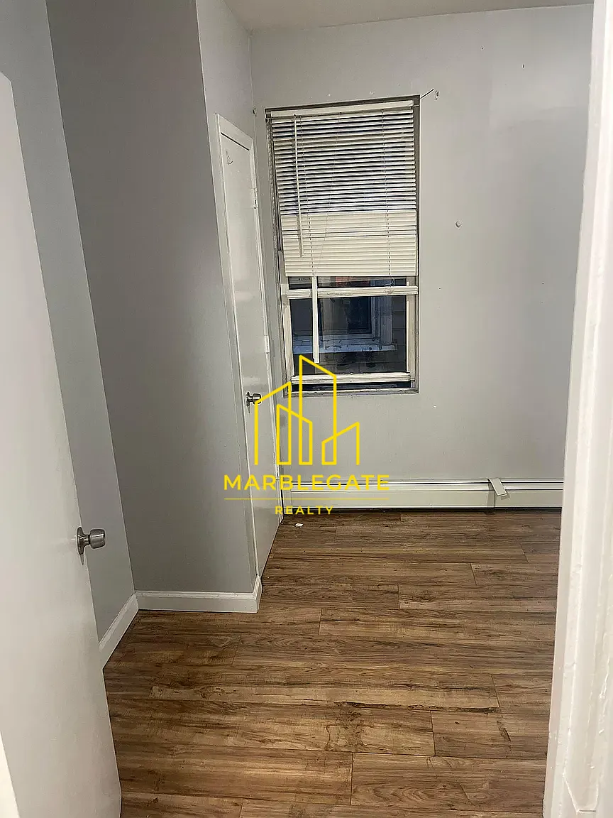 3 bed, 1050 sqft, $1,875 — Photo 3