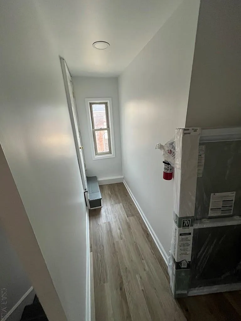 Studio, 1.0 bath, $795 — Photo 2