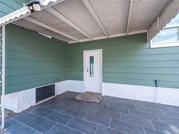 5th image of 3437 W 95th St