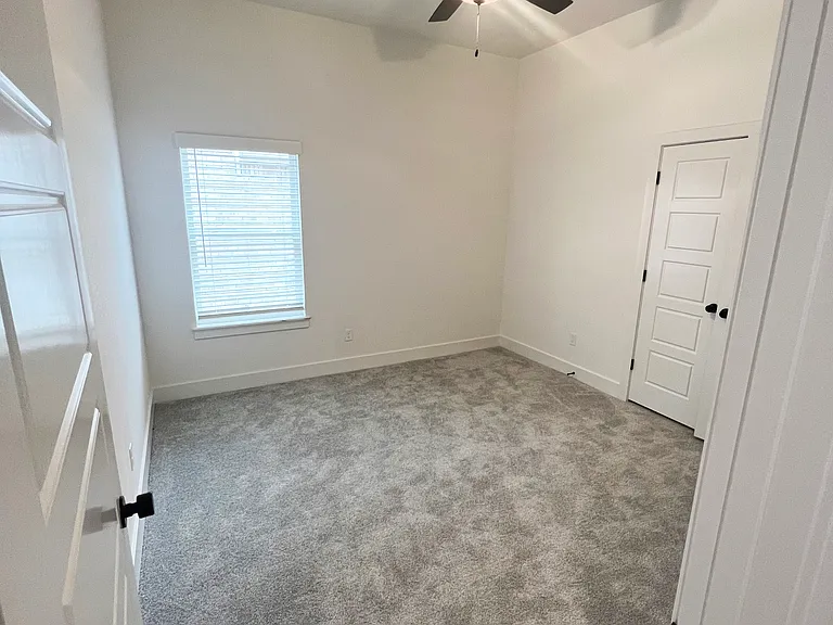 6304 Luna Ln — Photo 14