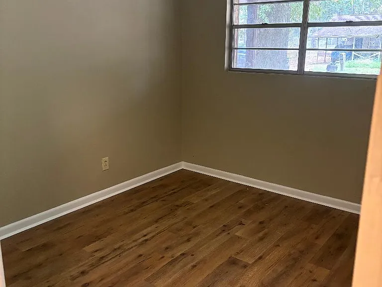 1400 W College Ave — Photo 5