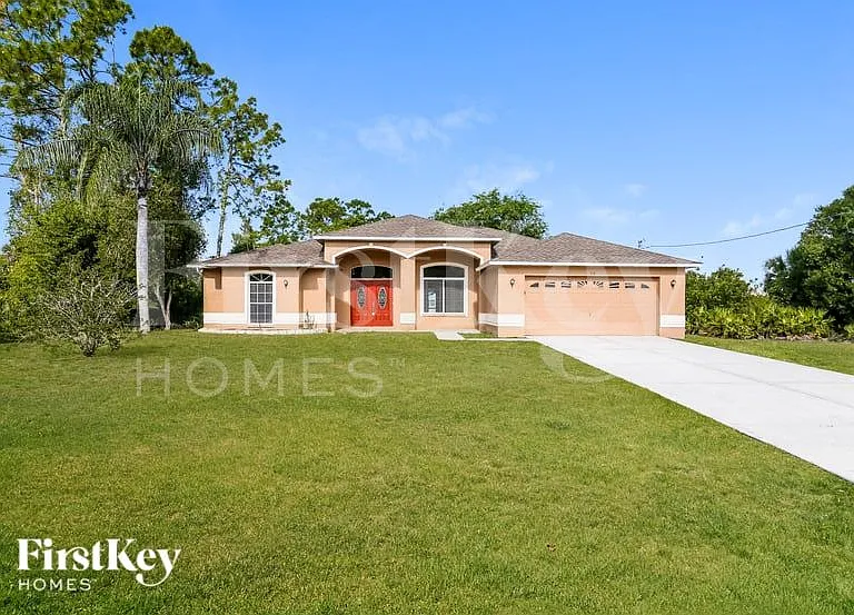 713 McKinley Ave — Photo 1