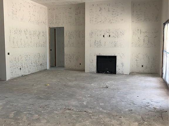 4th image of 14508 Cumberland Dr