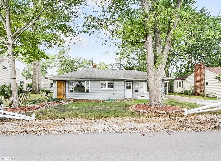 1st image of 158 Oakwood Dr