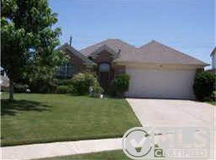 101 Nutmeg Ln, Euless, TX 76039