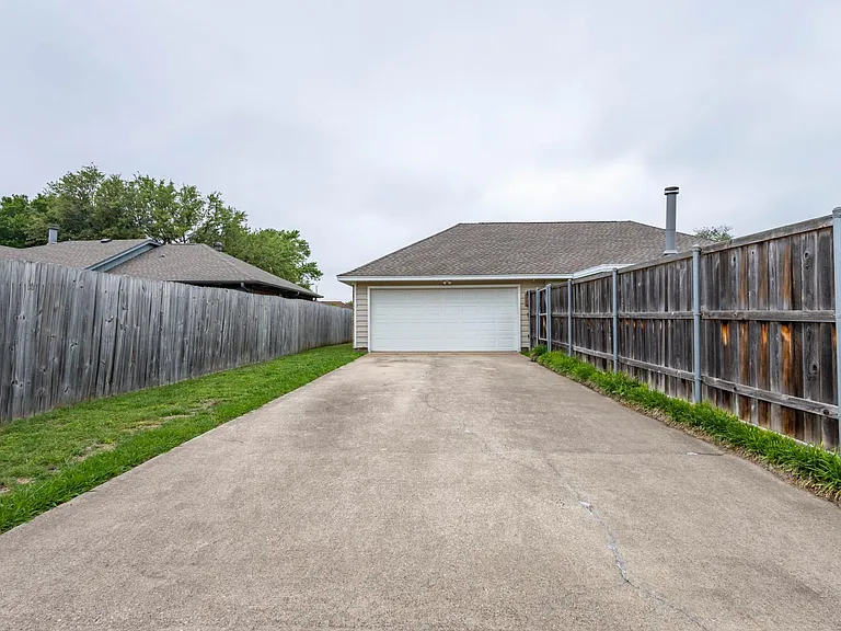1526 Haven Pl — Photo 34