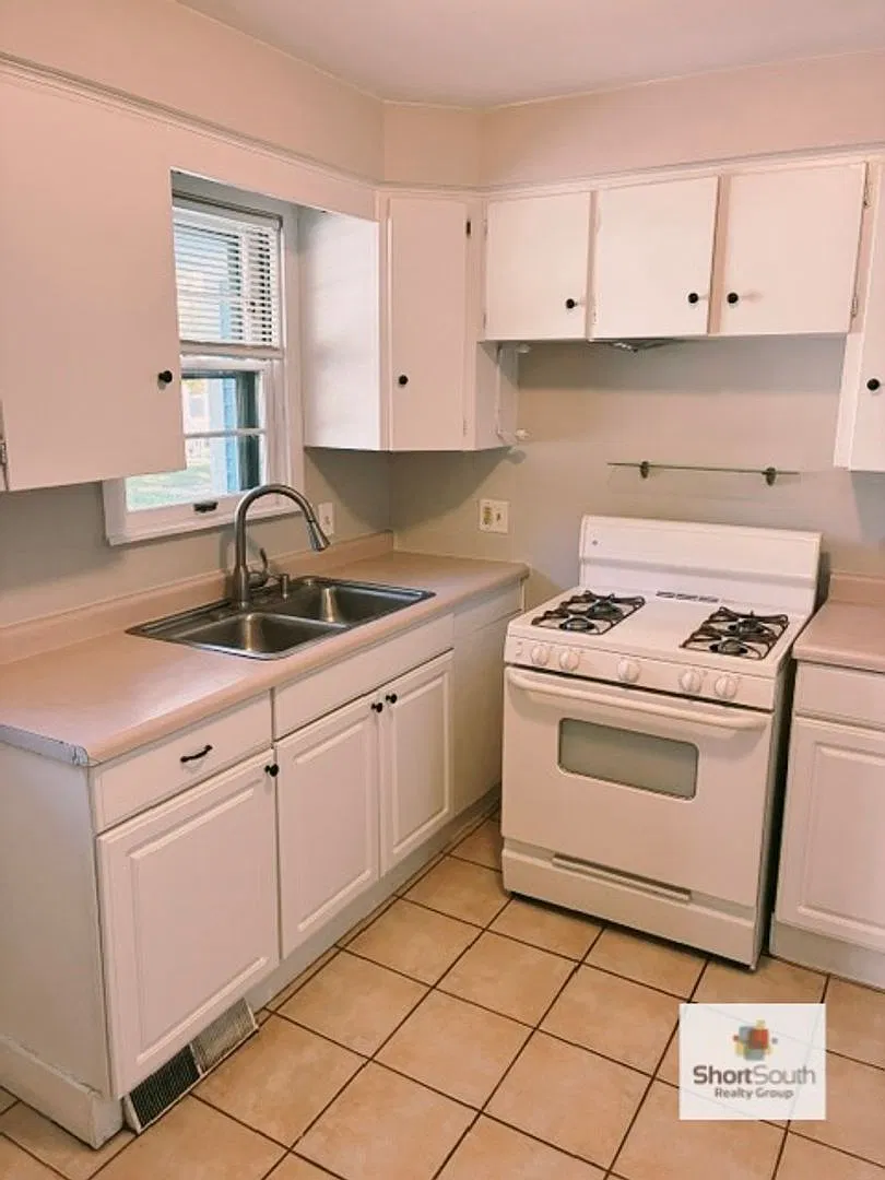 124 Union Ave NE — Photo 4
