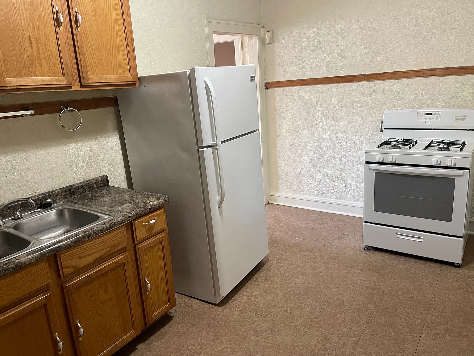 2 bed, 1200 sqft, $1,150 — Photo 3