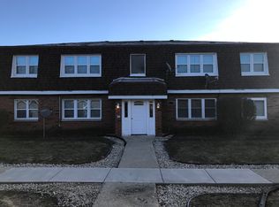 108 Harbor Dr #2C, Oswego, IL 60543