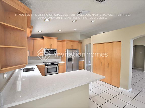 4th image of 4926 SW 33rd Ter