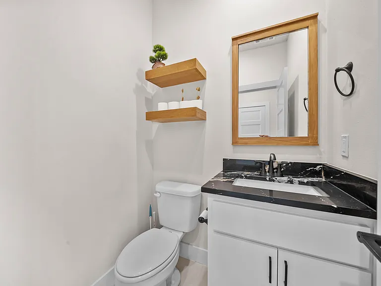 951 Moksha St — Photo 12
