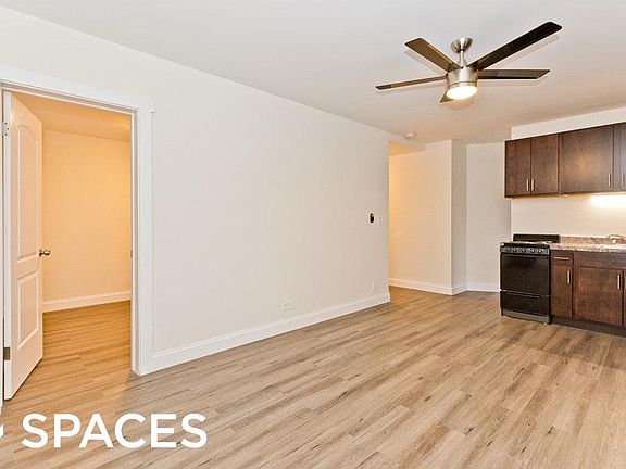 5th image of 3933 N Clarendon Ave #Two11