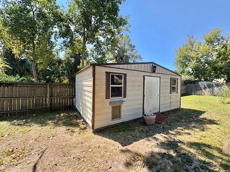 101 Meadow Woods Ln — Photo 26