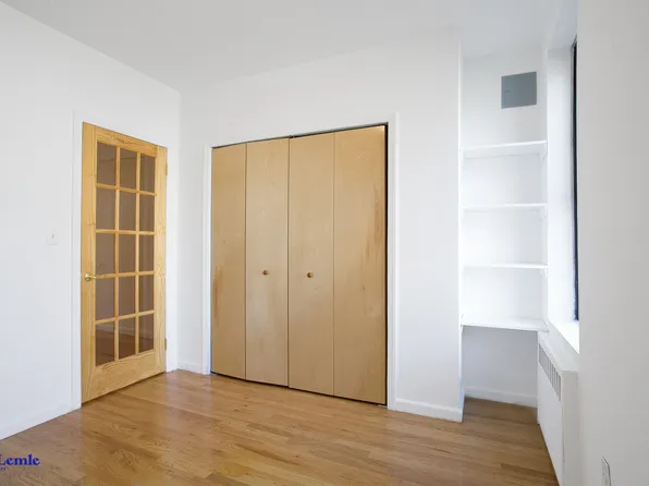 215 East 88th Street image 5 of 10