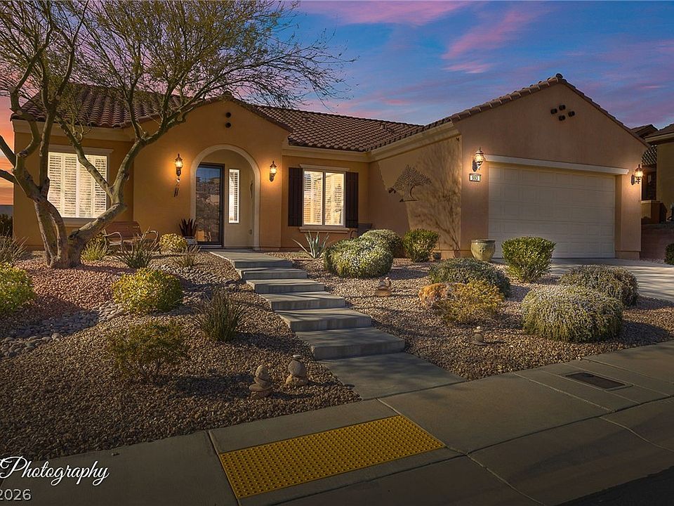 1st image of 993 Starlight Terrace Way