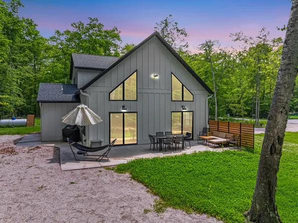 1036 Cottage Rd, Ellison Bay, WI 54210