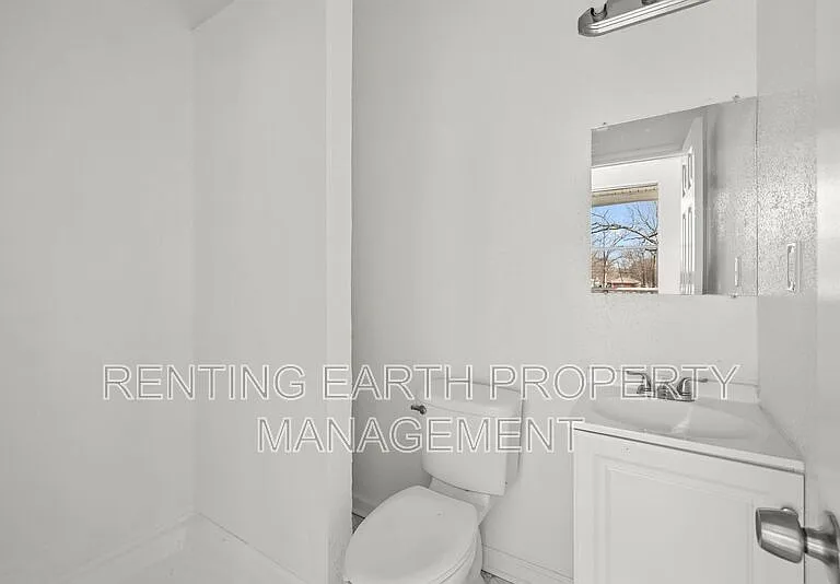 1217 Fulton Ave — Photo 20