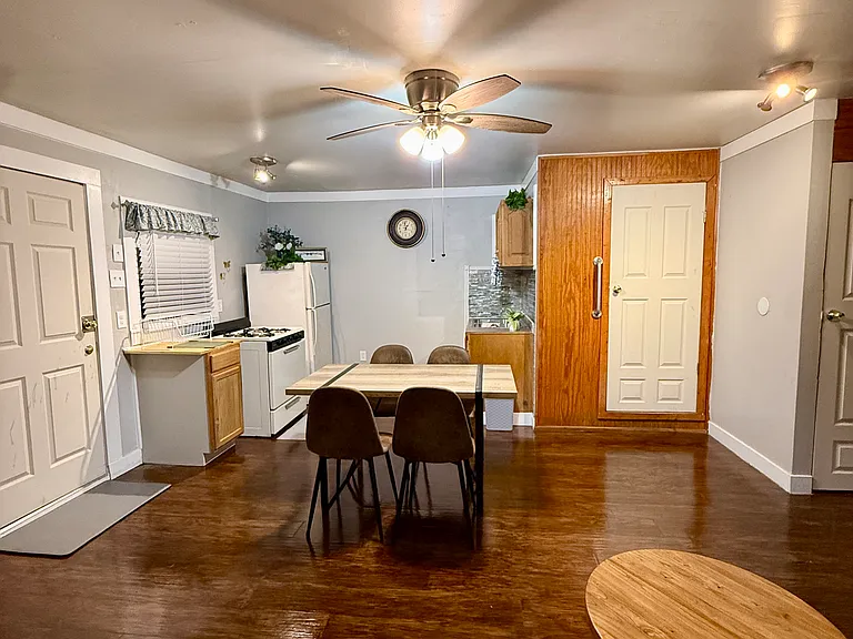 810 Haggin St #810 — Photo 10