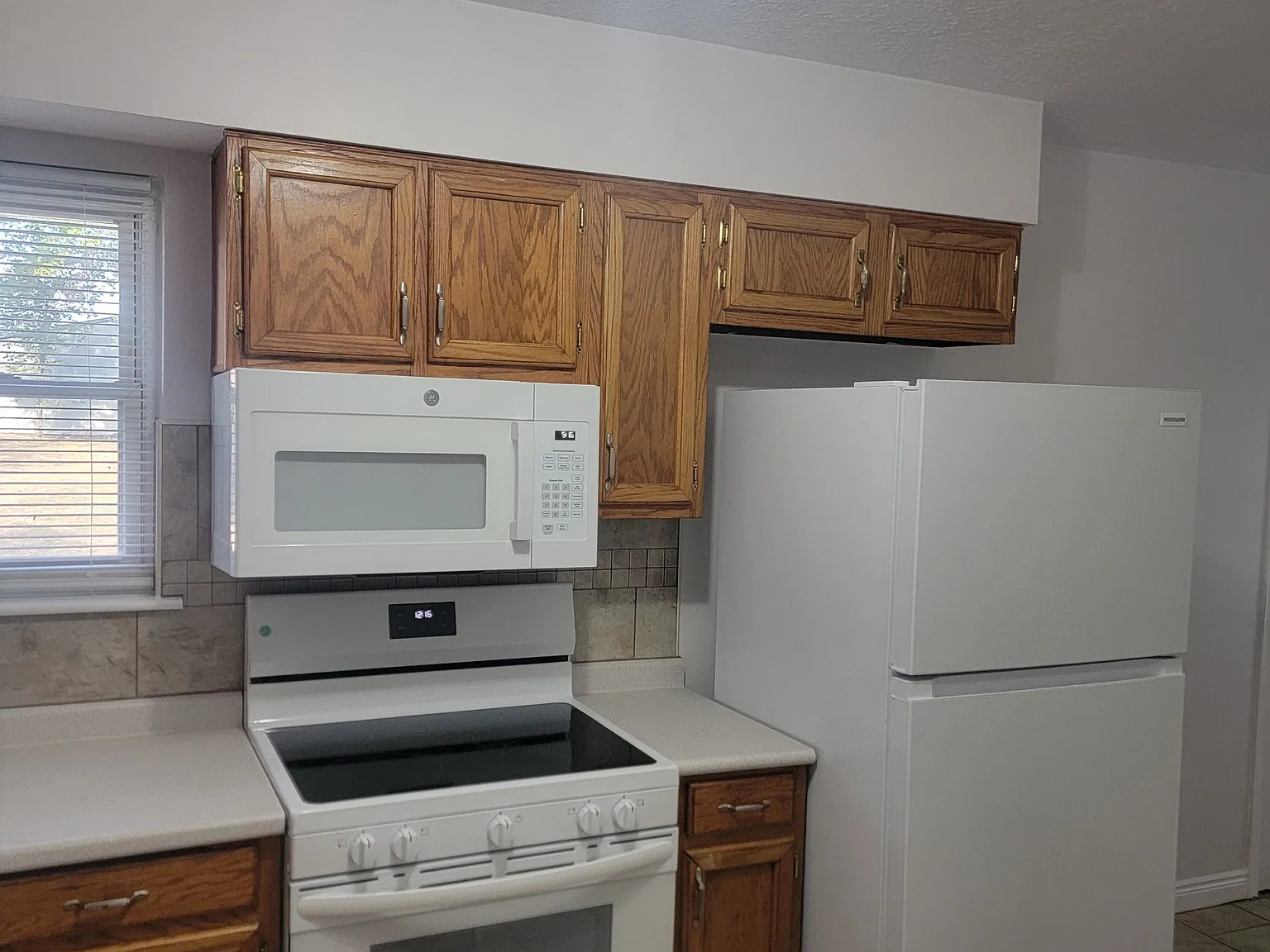3 bed, 1090 sqft, $1,550 — Photo 4