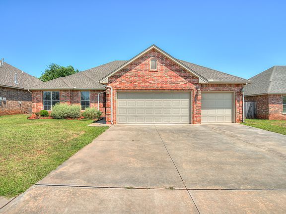 4th image of 1200 Summer Hill Dr