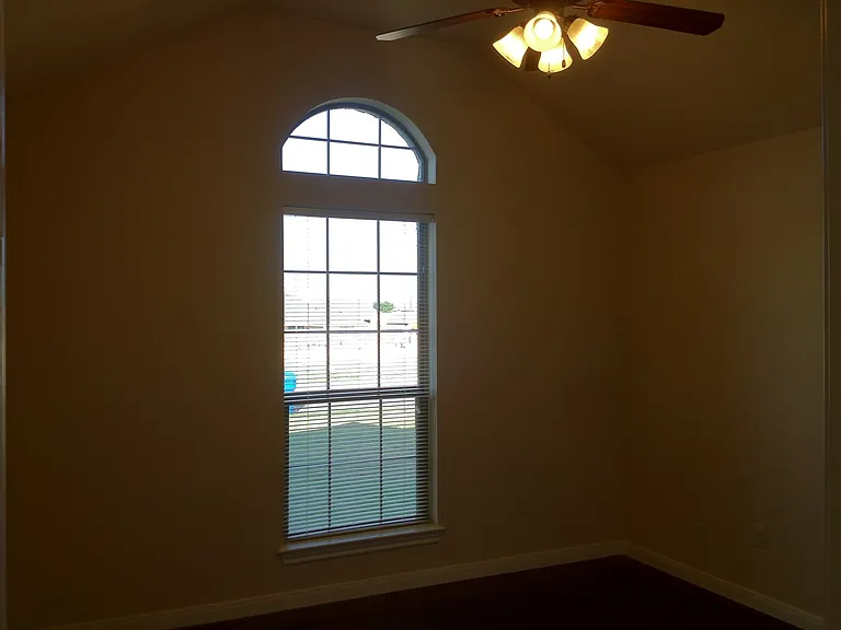 600 Monticello Cir — Photo 11
