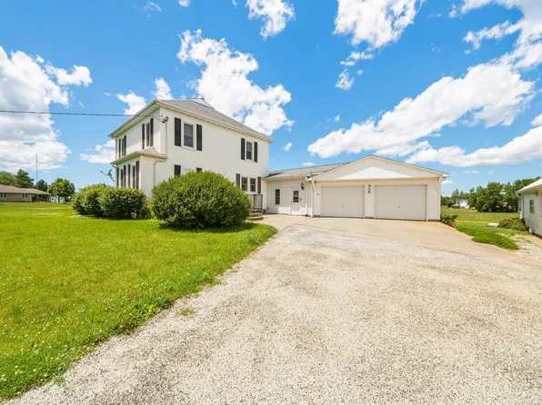 324 W 1st St, Minonk, IL 61760