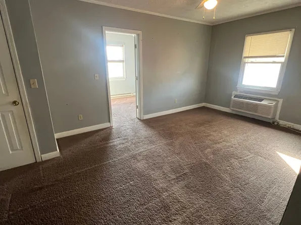 1614 7th Ave #8, Huntington, WV 25703